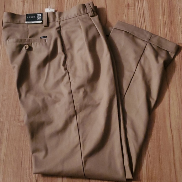 izod mens khaki pants